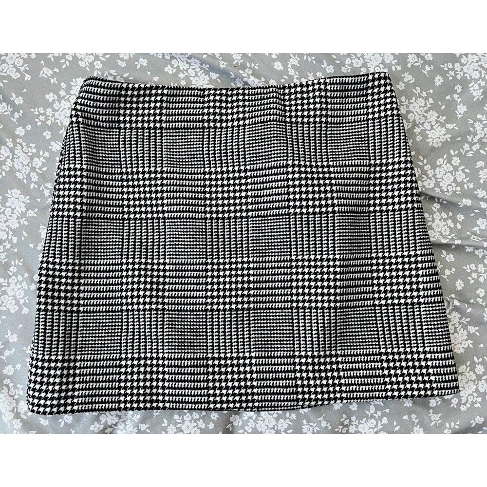 H&M Black & White Houndstooth Tweed Lined Zip A-Line Mini Skirt Size 10